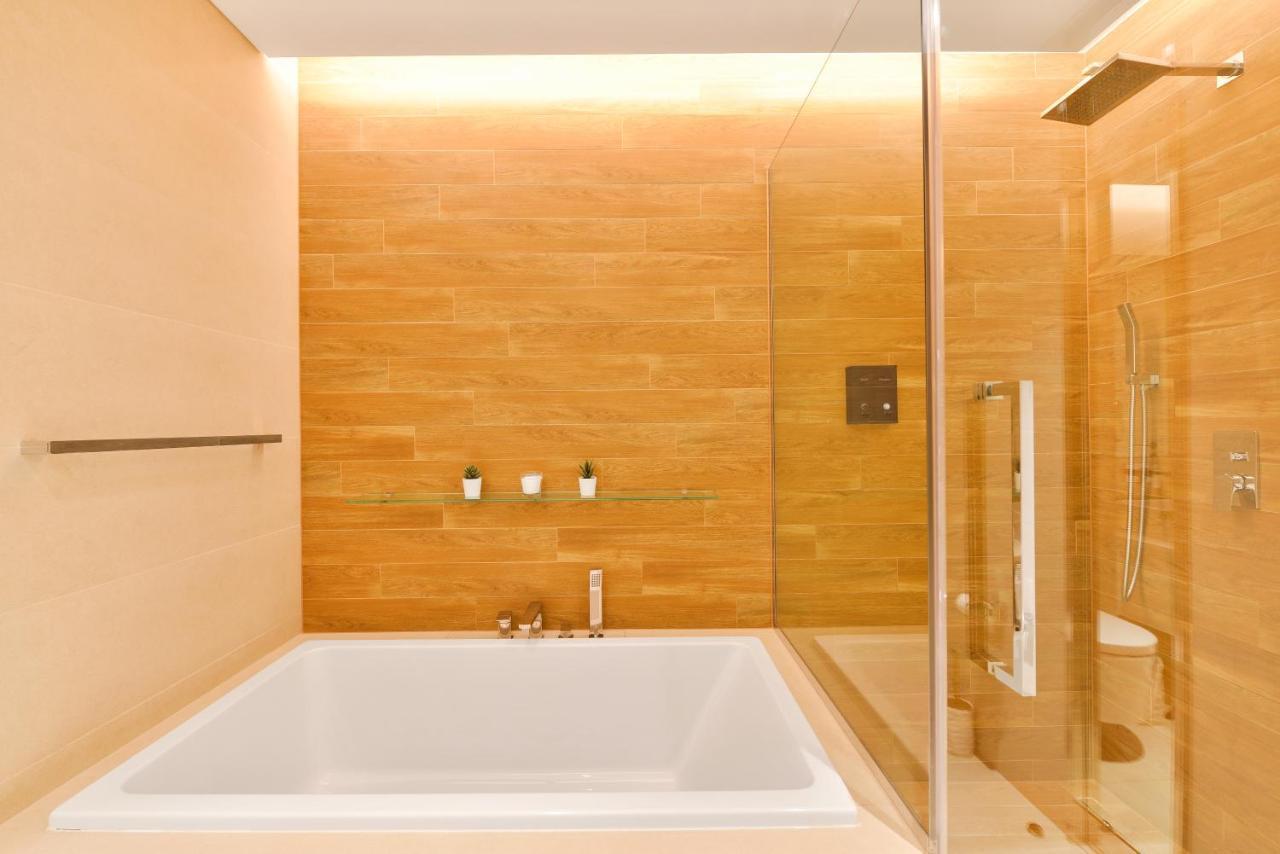 Luxurious 3 Bedroom W Maidroom In Bluewaters Island Dubái Exterior foto